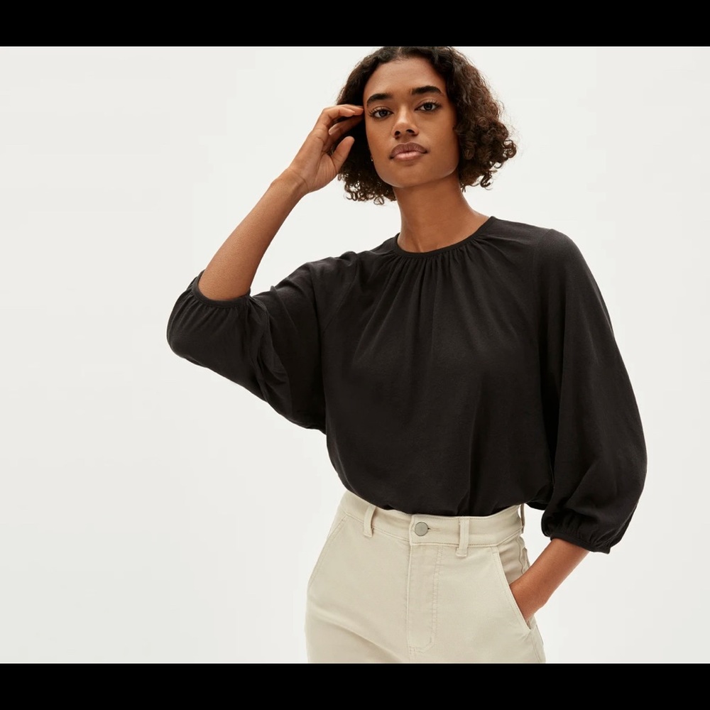 Everlane Air Poet tee | size M